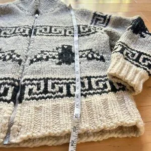 トップス  Kanata Handknitted Cowichan Eagle Kanata Eagle hand-knit Cowichan cardigan, country blue